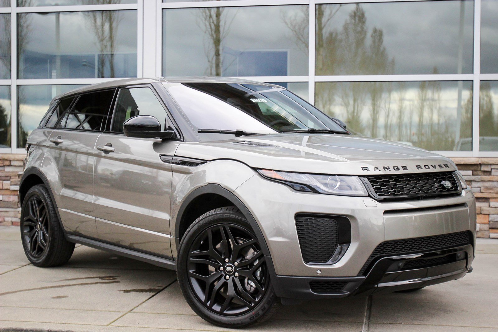 New 2018 Land Rover Range Rover Evoque HSE Dynamic Sport Utility in